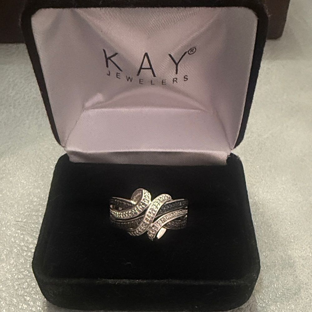 NEW Kay Jewelers Sterling Silver 925 Blue & White Diamond Ring (Sz 7).